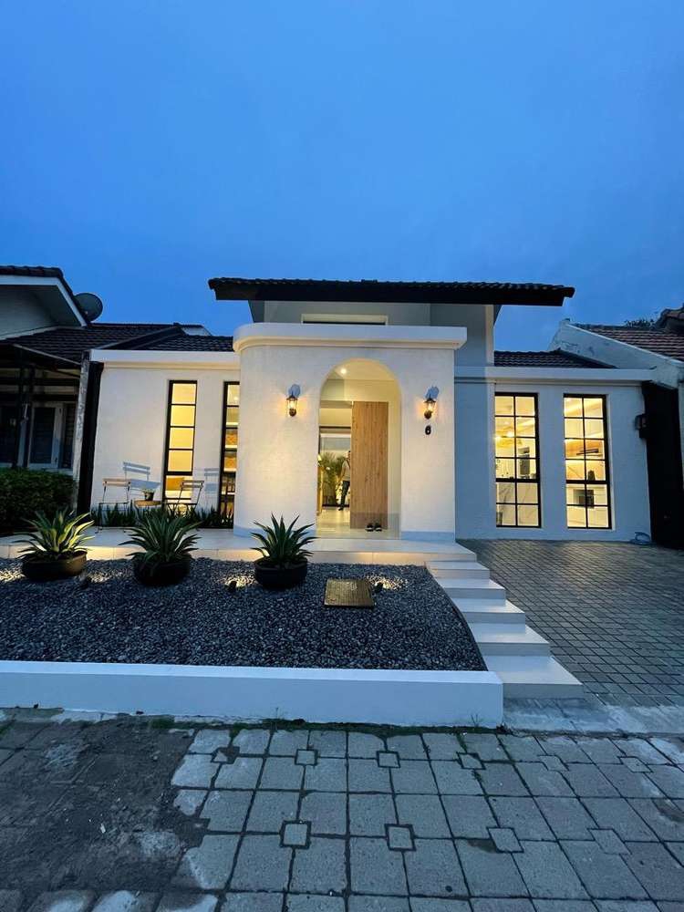 aura - fame property