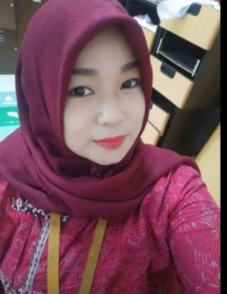 lily konsultan properti