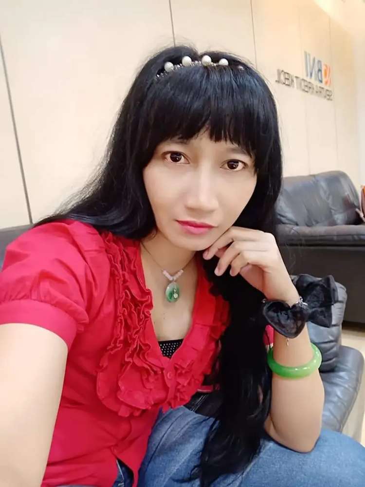 ari wahyundari