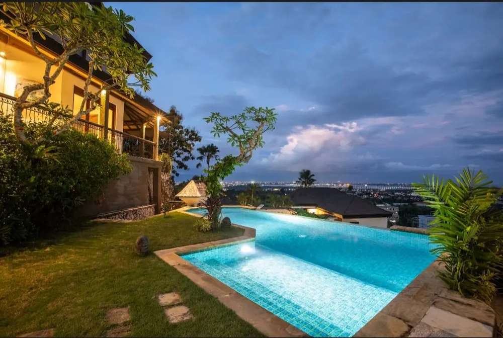 queen property bali