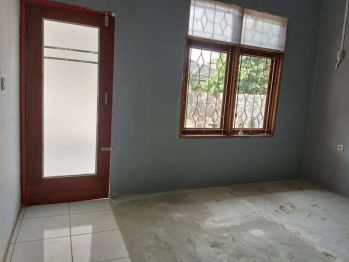 Rumah cocok untuk usaha disewakan di Depok