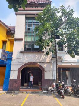 Di Sewakan Ruko 2 1/2 Lt. Di Sentra Menteng Bintaro