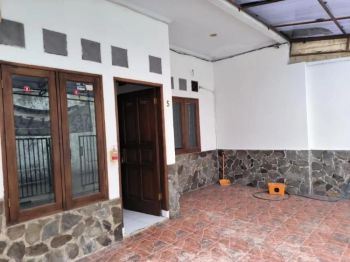 Rumah Tebet dikontrakan lokasi strategis