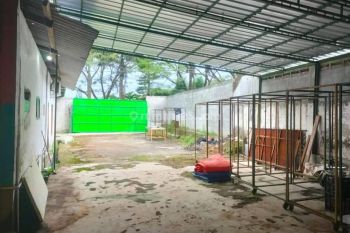 gudang strategis di prigen dekat finna golf dan cimory. sangat bagus untuk