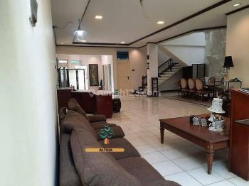 Rumah di Kawasan Elit Pondok Indah Jakarta Selatan