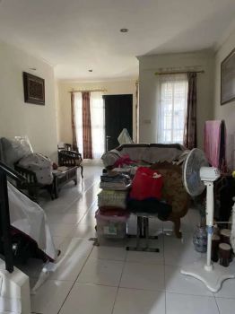 Jual Rumah Luas dan Murah di Legenda Wisata Cibubur.