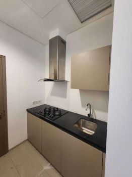 Disewakan Apartemen Verde Two 2br City View, Middle Floor