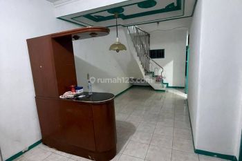 Chandra Rumah Disewa Uk 5.5x17m di Jelambar