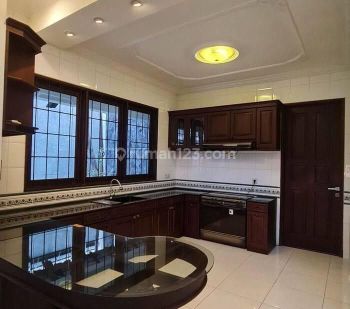 Dijual Rumah Siap Huni di Area Strategis Cipete