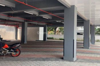 Gedung kantor 5 lantai 1000 m² SHM Bagus
