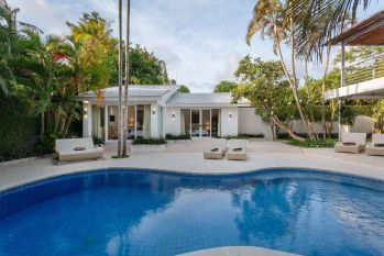 Sewa Harian Villa Modern 5 Kamar di Seminyak Bali - BVI7811