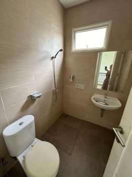 Disewa Rumah Orchard Park, Rumah Cantik Komplek Elit