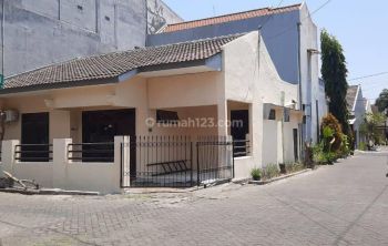 Disewakan Rumah Hook di Taman Pondok Indah Wiyung