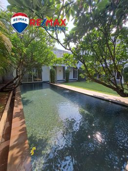 For Rent. Cilandak Area Luxury And Bright House. Must See