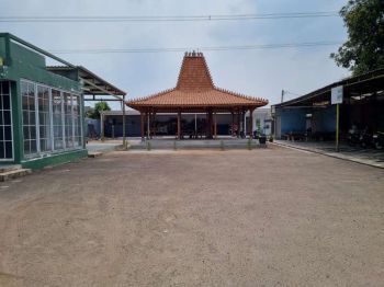 Disewakan Tanah dan Bangunan cocok untuk usaha