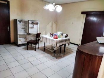 Disewakan Rumah Klasik Lokasi Sangat Strategis di Kebayoran Baru