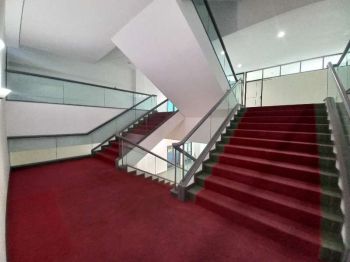 Gedung kantor Eksklusif di jalan Residen A Rozak sebelah Kumbang