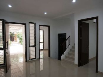 Rumah sudah direnovasi, Selatan, Di cluster Caspia The Icon BSD