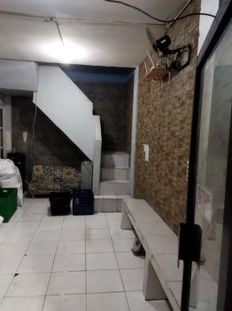 Disewakan Ruko 3 Lt Dipinggir jalur Angkot