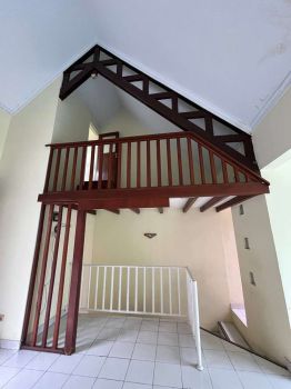 Disewakan Rumah Murah 2 Lt Di Kemang Pratama 2