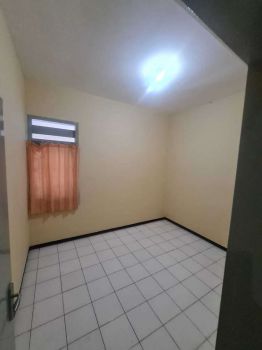 Disewakan rumah Tenggilis Dekat ubaya