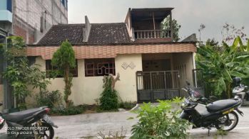 RUMAH SIAP HUNI DI BURAN TASIKMADU KARANGANYAR
