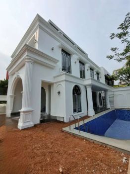 Rumah baru bagus mewah dg kolam renang (9509)