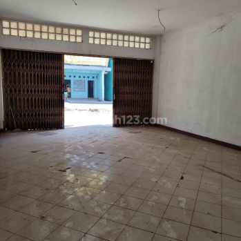 Dijual 2 Ruko Rendeng Strategis 3 Lantai di Mainroad Holis