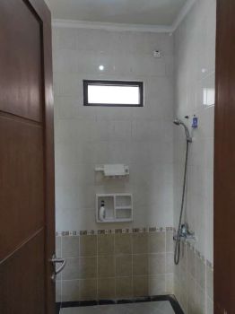 Rumah 2 lantai siap huni di cluster Harmoni Harapan indah