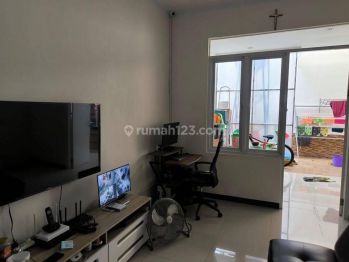 Jual rumah harga wajar taman Kopo indah 5 TKI 5