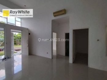 Rumah Minimalist dengan Lingkungan Nyaman Rumah di Graha Raya Bintaro SHM Bagus