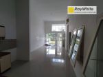 thumbnail-rumah-minimalist-dengan-lingkungan-nyaman-rumah-di-graha-raya-bintaro-shm-bagus-4