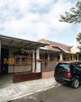 DISEWAKAN RUMAH SIAP HUNI DI TAMAN CRYSANT 1