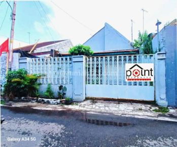 Rumah second s di Tengah Kota Solotrategis