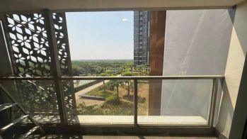 Apartemen Gold Coast uk 51m murah