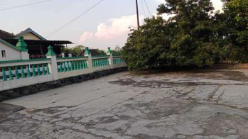 JUAL TANAH PLUS RUMAH LUAS PLESUNGAN GONDANGREJO MOJOSONGO SIAP BANGUN