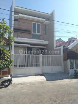 Elite Nirwana eksekutif row 3 mobil