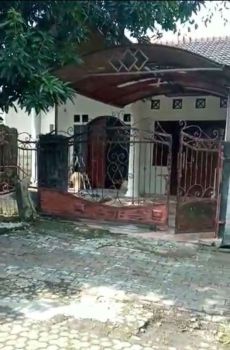 Disewakan rumah di cluster Taman royal. Cipondoh. Tangerang
