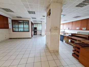 Ruko Gandeng di Jl Puri Indah,jakarta Barat.