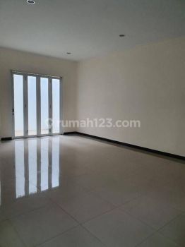 Rumah Siap Huni 2 Lantai Baru Renov di Taman Kopo Indah 5