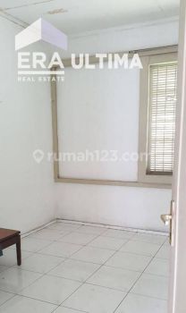 Disewa Rumah Bagus Terawat di Babakan Jeruk