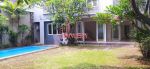 thumbnail-for-rent-disewakan-cepat-rumah-minimalis-modern-tropical-garden-bisa-furnish-8