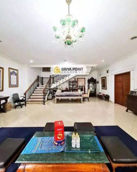 Rumah cantik Kebayoran Baru prime area