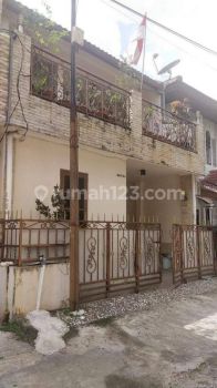Dijual Rumah Rapi 2 Lantai Di Komplek Jatiwaringin Bekasi 10 Menit Ke Tol dan