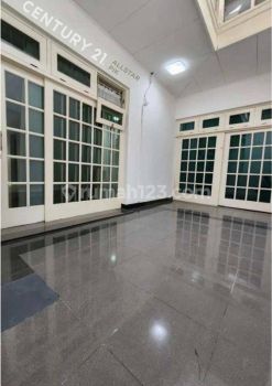 100 Meter Dari PIM  Rumah Pondok Indah Jakarta Selatan