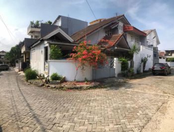 RUMAH SECONDARY HOOK DI JATIBENING ESTATE