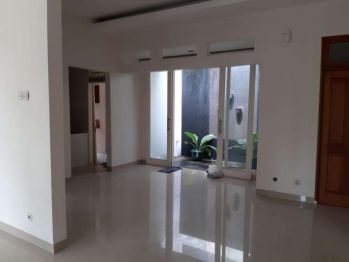 dijual rumah di komplek maleo bintaro jaya, sektor 9 Tangerang selata