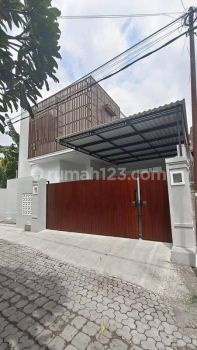 Sewa Rumah Kerobokan Kuta Utara Lt 200 m²