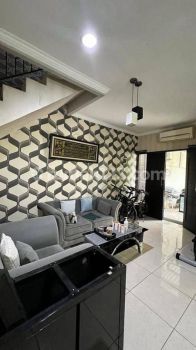 Rumah 2 Lantai SHM di Perumahan Mawar Kembangan, Joglo, Jakarta Barat