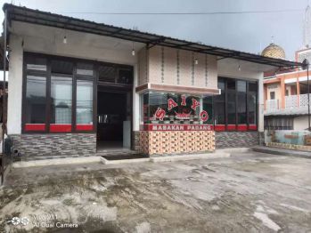 Jual bangunan ruko untuk usaha.cocok buat rumah restoran.